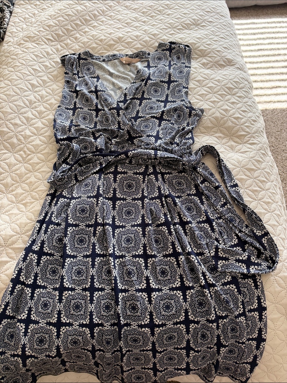 Banana Republic Navy Blue and White Sleeveless Wrap Dress